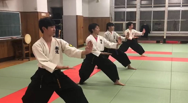 中段構え