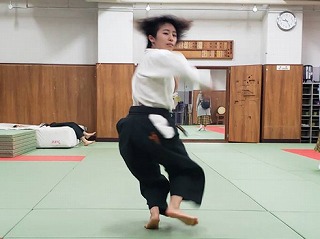 旋体直状突き